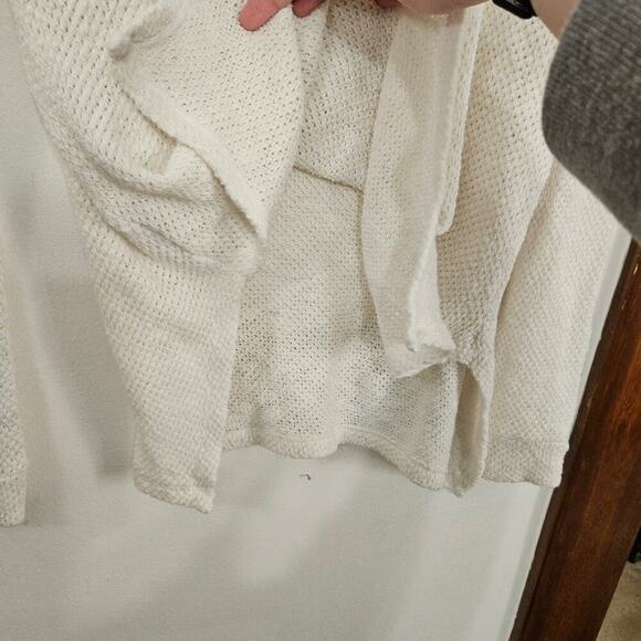 Velvet By Graham & Spencer Asymmetrical Textured Sweater Size Small Side Slits - Picture 4 of 7